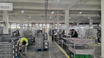 美國李爾遂寧二期項目在過(guò)渡廠(chǎng)房?jì)韧懂a(chǎn)